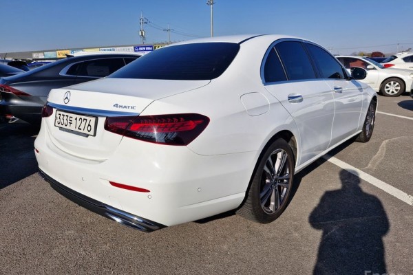 2022 Mercedes-Benz E-Класс с пробегом 70 108 км