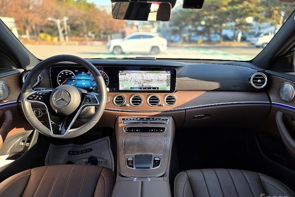 2022 Mercedes-Benz E-Класс с пробегом 49 695 км