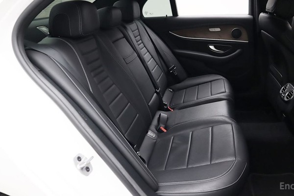 2021 Mercedes-Benz E-Класс с пробегом 45 813 км