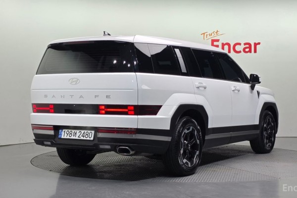 2023 Hyundai Santa Fe с пробегом 8 240 км