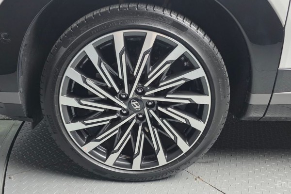 2023 Hyundai Santa Fe с пробегом 28 778 км