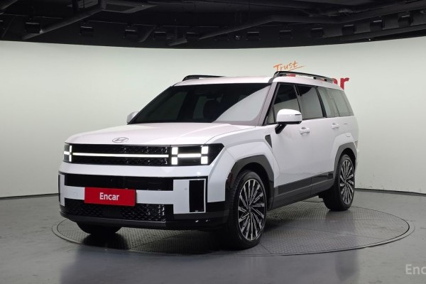 2025 Hyundai Santa Fe с пробегом 8 628 км