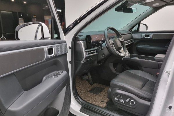 2023 Hyundai Santa Fe с пробегом 22 056 км