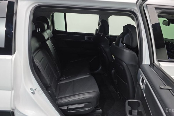 2025 Hyundai Santa Fe с пробегом 8 628 км