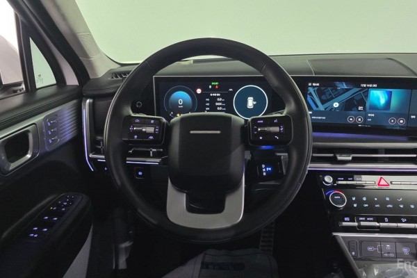 2025 Hyundai Santa Fe с пробегом 8 628 км