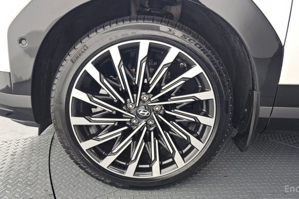 2023 Hyundai Santa Fe с пробегом 24 452 км