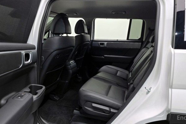 2023 Hyundai Santa Fe с пробегом 15 807 км