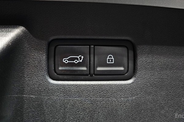 2023 Hyundai Santa Fe с пробегом 17 362 км