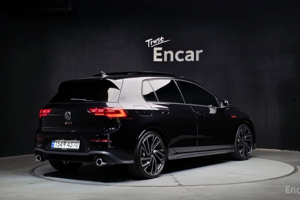 2022 Volkswagen Golf с пробегом 32 672 км