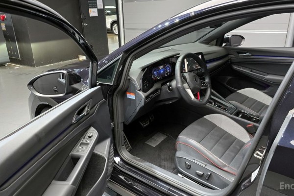 2022 Volkswagen Golf с пробегом 32 672 км