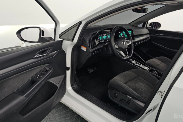 2022 Volkswagen Golf с пробегом 19 408 км