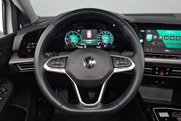 2022 Volkswagen Golf с пробегом 19 408 км