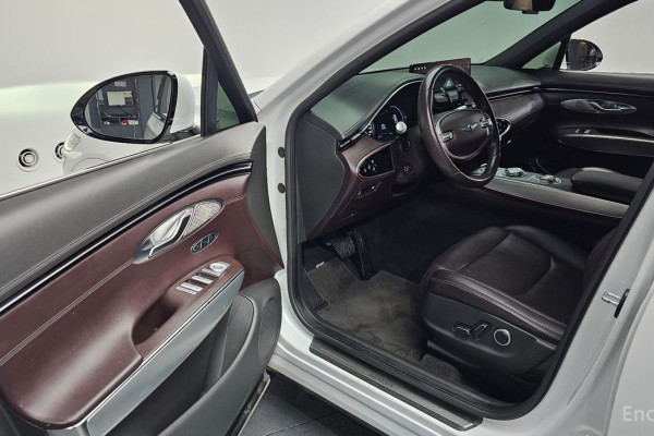 2021 Genesis GV70 с пробегом 78 622 км