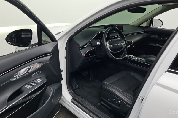 2021 Genesis GV70 с пробегом 66 025 км