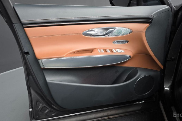 2021 Genesis GV70 с пробегом 69 988 км