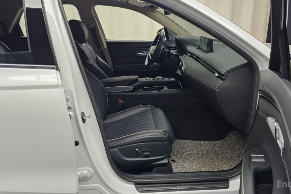 2021 Genesis GV70 с пробегом 40 810 км