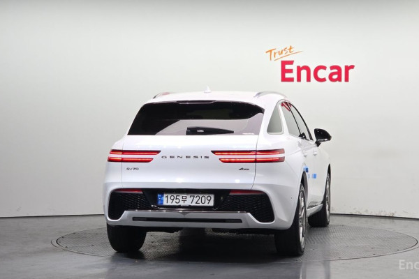 2022 Genesis GV70 с пробегом 73 559 км