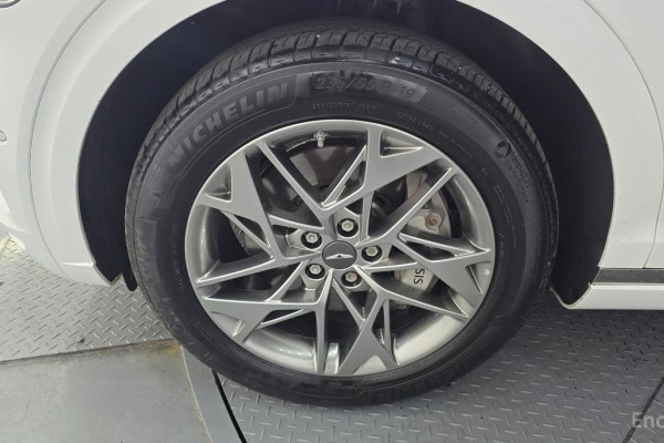 2022 Genesis GV70 с пробегом 73 559 км