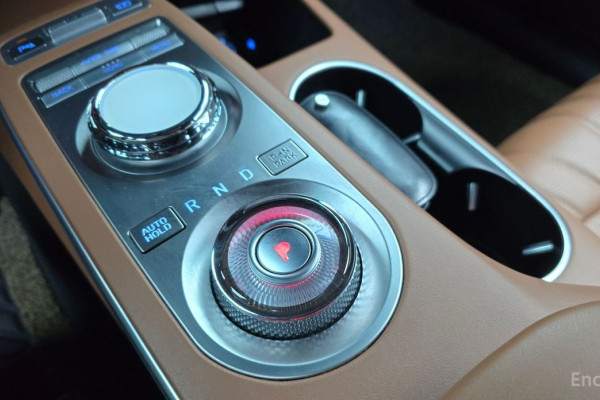 2021 Genesis GV70 с пробегом 68 646 км