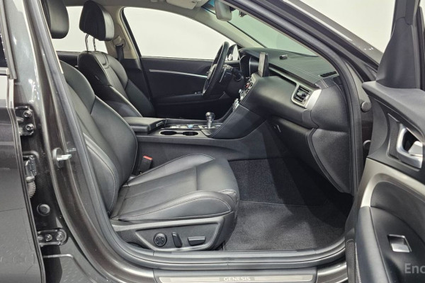 2022 Genesis G70 с пробегом 38 808 км