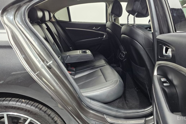 2022 Genesis G70 с пробегом 38 808 км