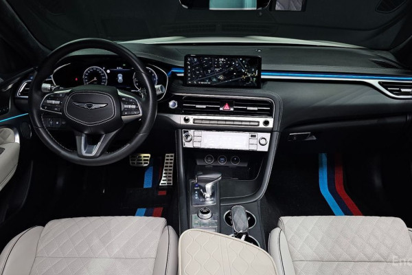 2023 Genesis G70 с пробегом 26 001 км