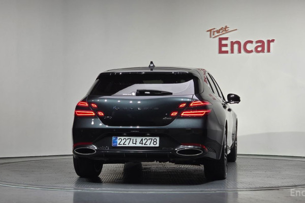 2025 Genesis G70 с пробегом 4 021 км