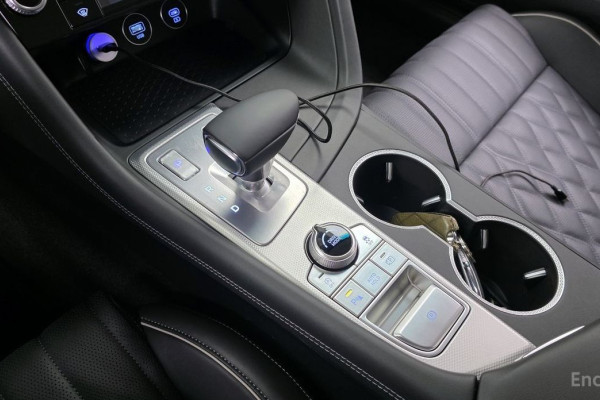 2025 Genesis G70 с пробегом 4 021 км