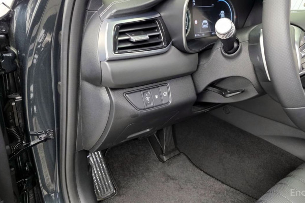 2025 Genesis G70 с пробегом 4 021 км