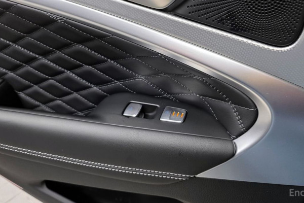 2025 Genesis G70 с пробегом 4 021 км