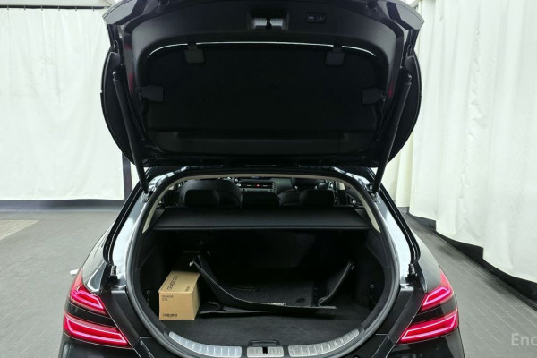 2025 Genesis G70 с пробегом 4 021 км