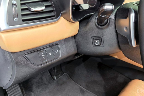 2022 Genesis G70 с пробегом 20 495 км