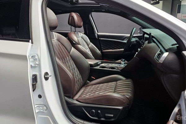 2022 Genesis G70 с пробегом 75 530 км