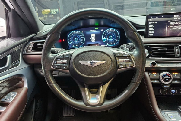 2022 Genesis G70 с пробегом 75 530 км