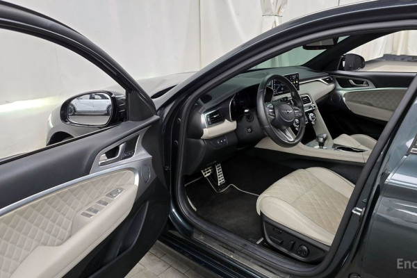 2022 Genesis G70 с пробегом 72 937 км