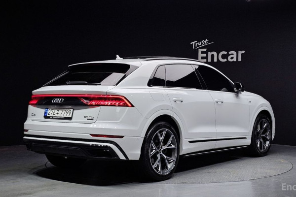 2023 Audi Q8 с пробегом 57 610 км