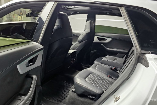 2023 Audi Q8 с пробегом 57 610 км