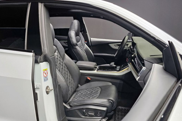 2023 Audi Q8 с пробегом 57 610 км