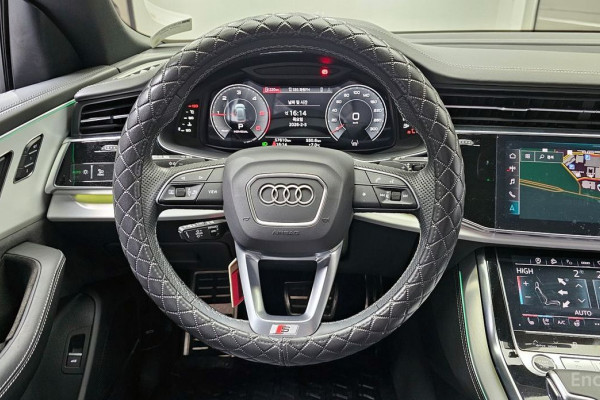 2023 Audi Q8 с пробегом 57 610 км