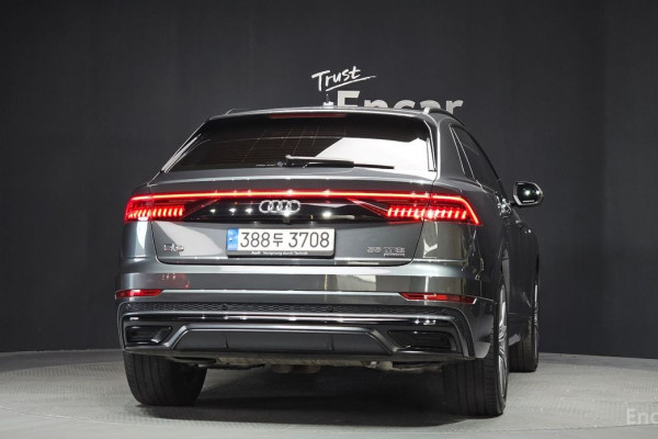 2021 Audi Q8 с пробегом 77 331 км