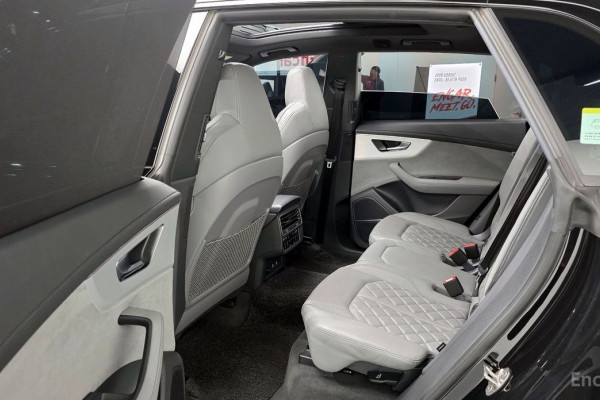 2022 Audi Q8 с пробегом 35 322 км
