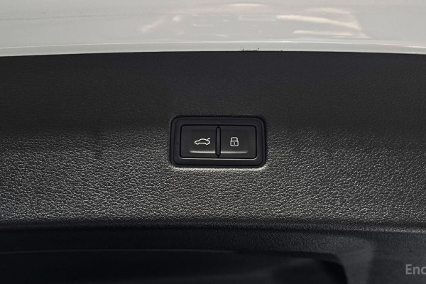 2023 Audi Q8 с пробегом 57 610 км