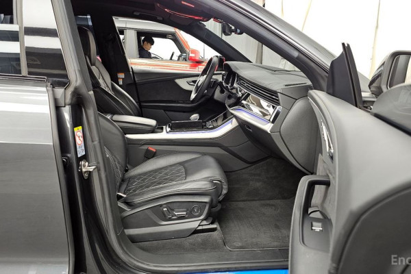 2021 Audi Q8 с пробегом 77 331 км