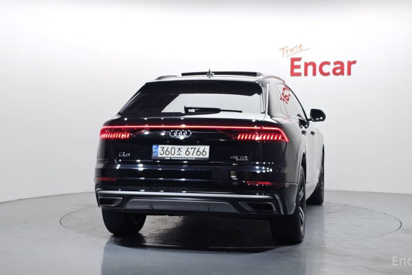 2021 Audi Q8 с пробегом 78 118 км