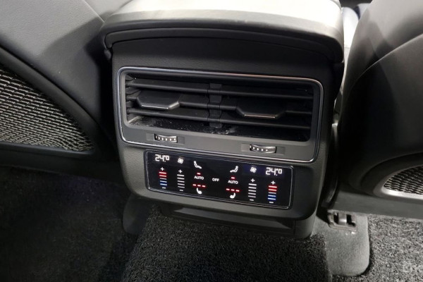 2021 Audi Q8 с пробегом 77 331 км