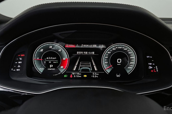 2021 Audi Q8 с пробегом 78 118 км