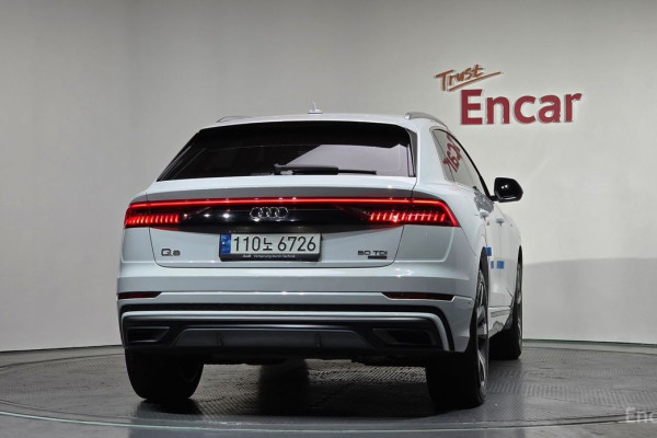 2022 Audi Q8 с пробегом 53 501 км