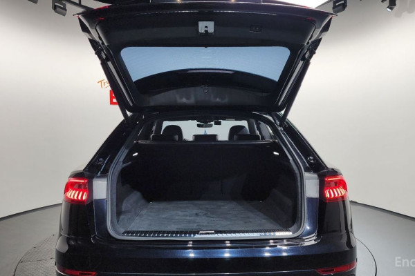 2021 Audi Q8 с пробегом 69 261 км