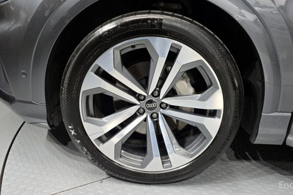 2022 Audi Q8 с пробегом 58 369 км