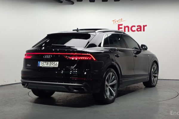 2021 Audi Q8 с пробегом 40 049 км
